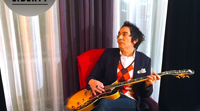 El músico chileno-sueco que homenajeó a la Primera Línea