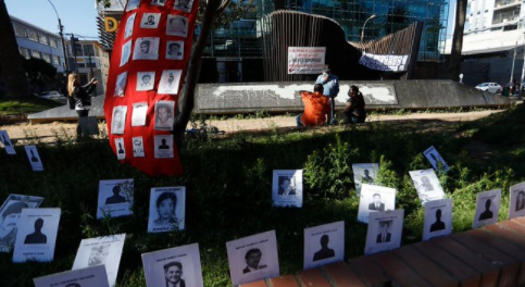 Atacan monumento de DDHH en Valparaíso: cubrieron nombres de víctimas con pintura blanca