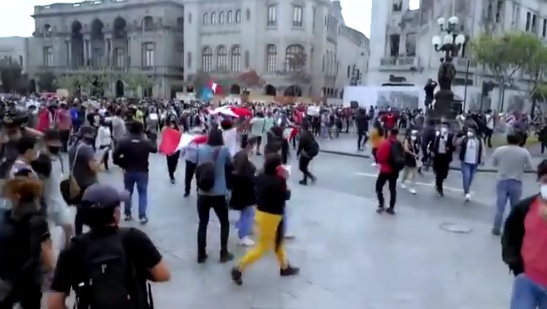 Se registran intensas manifestaciones luego de la destitución de Martín Vizcarra en Perú