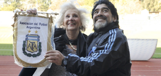 Papa Francisco y las Abuelas de Plaza de Mayo despiden a Diego Maradona: «Su partida nos inunda de tristeza»