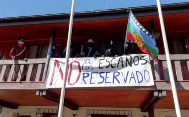 Comunidades mapuche llegan a municipalidad de Lumaco para manifestarse en contra de los escaños reservados: acusa que son «migajas»