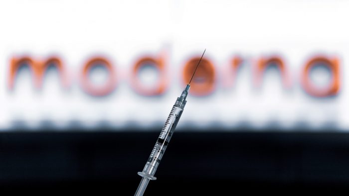 COVID-19: Trump se adelanta a la FDA y anuncia que la vacuna de Moderna fue aprobada