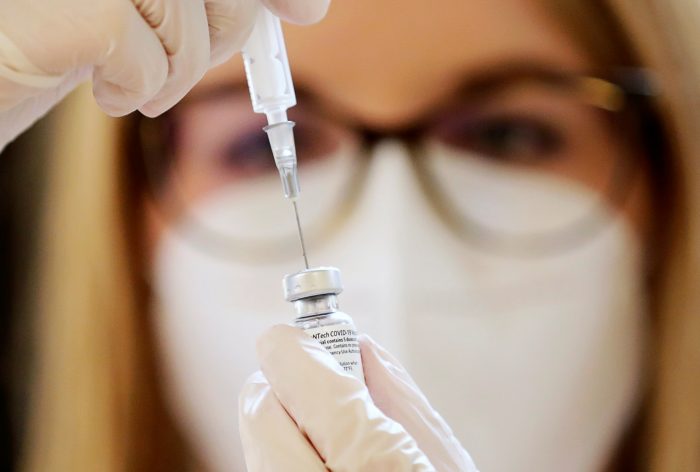 Trabajadores de salud en Alemania recibieron sobredosis de vacuna covid-19