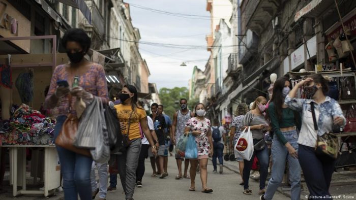 OPS alerta sobre alza de contagios de covid-19 en América