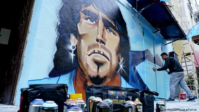 Los feminismos debaten sobre la figura de Maradona