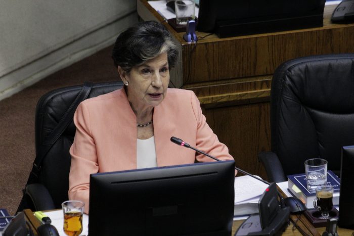 Senadora Allende aclara que proyecto de indulto «no busca avalar ni amparar hechos de violencia»