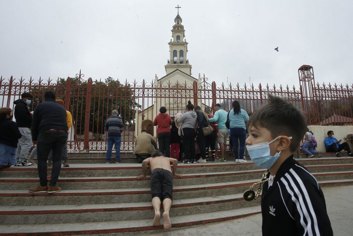 Peregrinos llegan al Santuario de Lo Vásquez pese a restricciones sanitarias: esta jornada se corta la Ruta 68