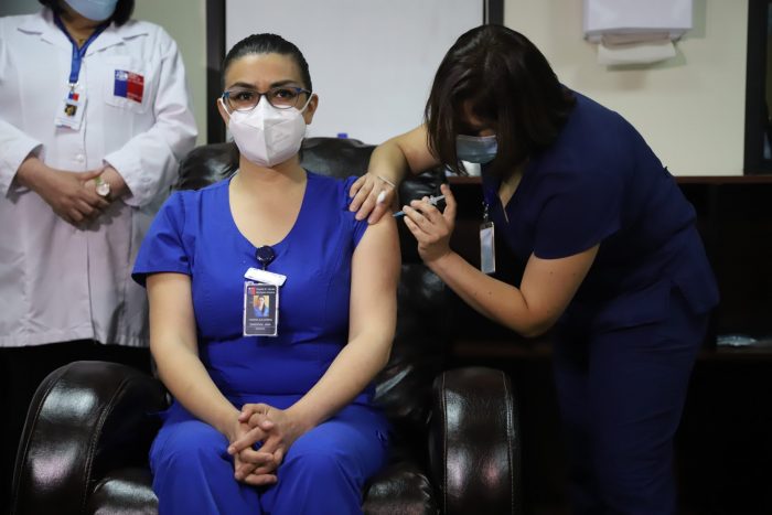Minsal informa que 8.649 trabajadores de la salud ya se han vacunado contra el Covid-19