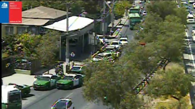 Carabineros encontró vehículo involucrado en la balacera de Plaza de Maipú: se detuvo al conductor