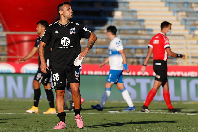 Católica y Colo Colo empatan sin goles en San Carlos de Apoquindo