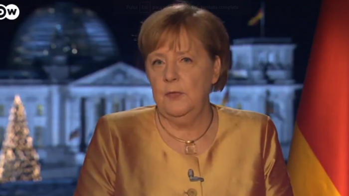 Angela Merkel y su mensaje de Año Nuevo: «No debemos olvidar cuántas personas han perdido a sus seres queridos sin poder estar a su lado en sus últimas horas»