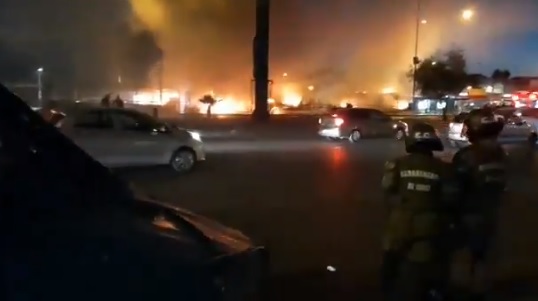 Disturbios terminaron con el incendio de cuatro buses Red en el sector de Las Rejas
