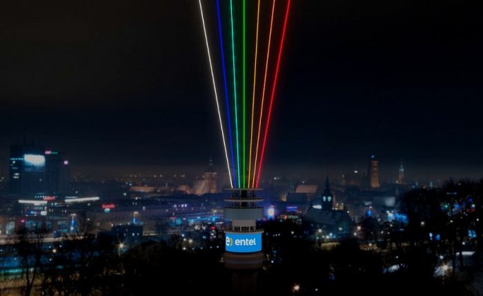 Año Nuevo: iluminarán los cielos de Santiago con un haz de luz multicolor para recibir 2021