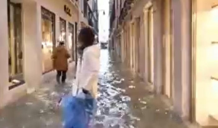 Venecia bajo el agua: fuertes lluvias anegan la ciudad italiana