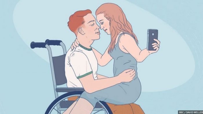 «¿Por qué la gente piensa que soy la cuidadora de mi novio?»: los testimonios de tres parejas con discapacidades sobre los prejuicios que enfrentan