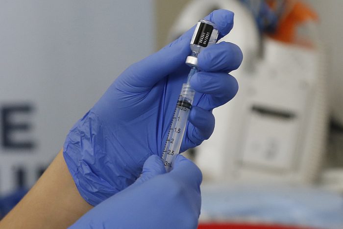 Experta ante inicio de vacunación masiva para combatir el Covid-19: “Protege de la hospitalización y la muerte”