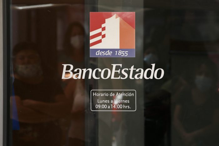 Presidente de BancoEstado pide a clientes que no vayan a sucursales a cambiar tarjetas Cuenta RUT: funcionarán hasta fin de año