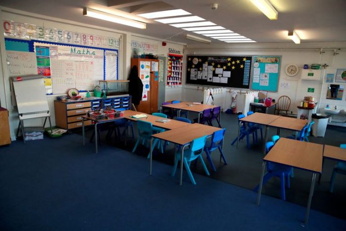 Reino Unido cerrará todas las escuelas primarias de Londres ante aumento de casos de coronavirus