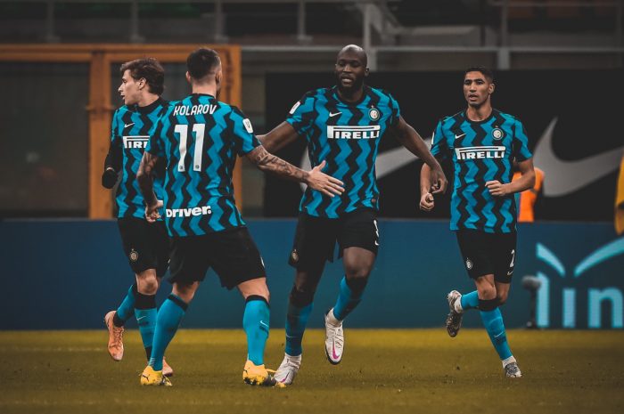 Inter se impuso 2-1 en el derbi contra AC Milán: los «Nerrazzurri» clasifican a semifinales de la Copa Italia