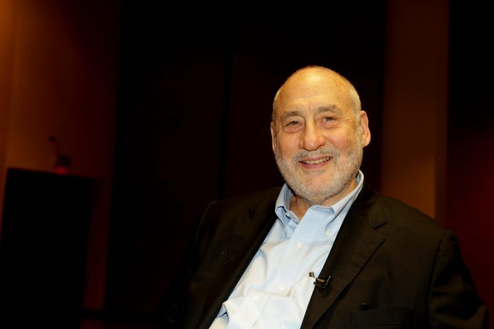 Premio Nobel de Economía Joseph Stiglitz: «la pandemia ha demostrado las consecuencias de 40 años de neoliberalismo»