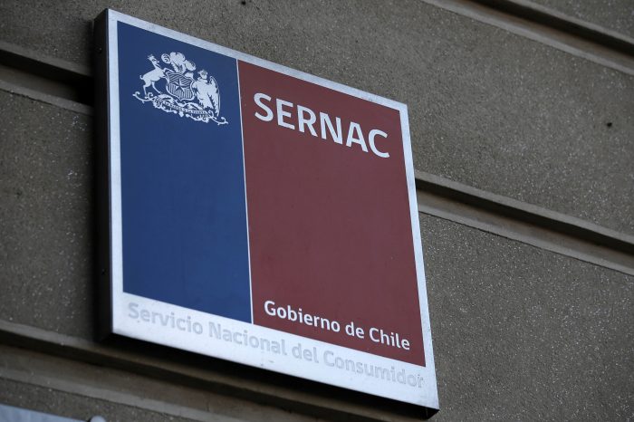 Colusión en la venta de pollos: TDLC declaró admisible demanda del Sernac contra Cencosud