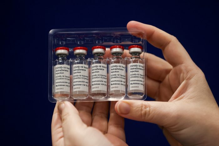 Oxford/AstraZeneca probarán por primera vez en niños la respuesta a la vacuna para el Covid-19