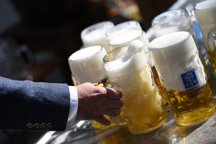 Obligadas a botar la cerveza, las productoras alemanas buscan ayuda estatal
