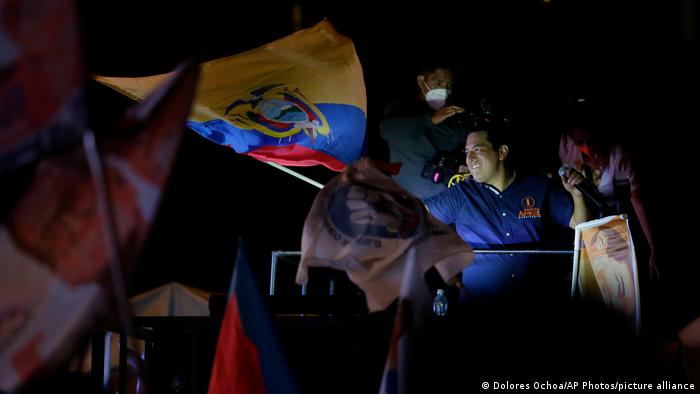 Ecuador en elecciones para elegir nuevo presidente: el “correísta” Arauz, el Opus Dei Lasso y el indígena Yaku Pérez son los favoritos