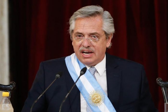 Alberto Fernández criticó el «escarnio público» montado por la vacunación VIP en Argentina