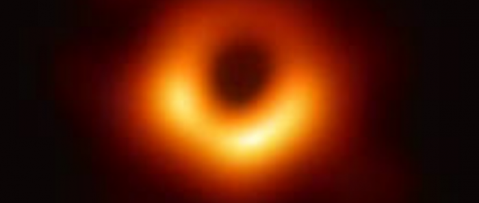 Investigación chilena explica cómo se puede obtener energía de agujeros negros