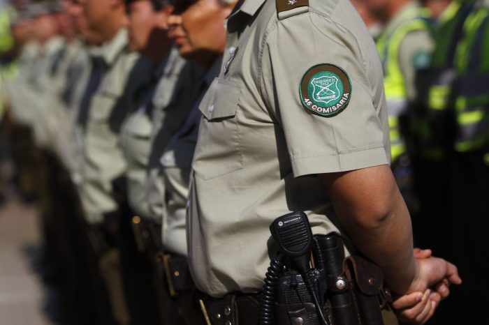 Carabineros: la policía “militarizada” que urge transformar en el proceso constituyente