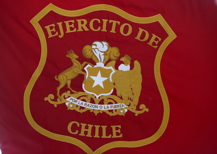 Detuvieron a ocho funcionarios del Ejército en Punta Arenas por participar de un partido de fútbol