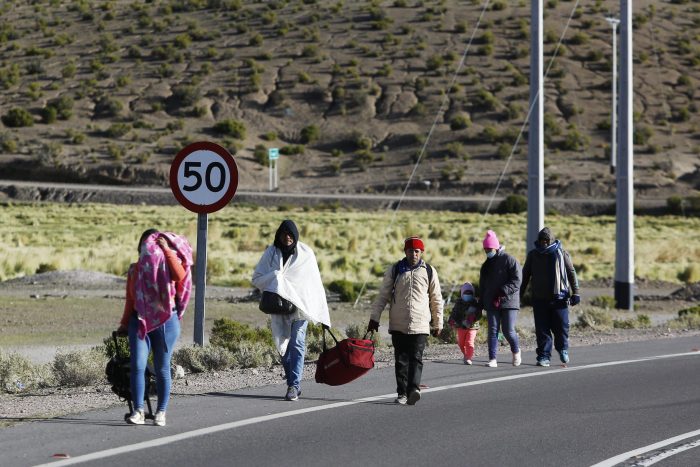 Tras masiva llegada de extranjeros, ministro Delgado viajará a la frontera para «tomar medidas adicionales»