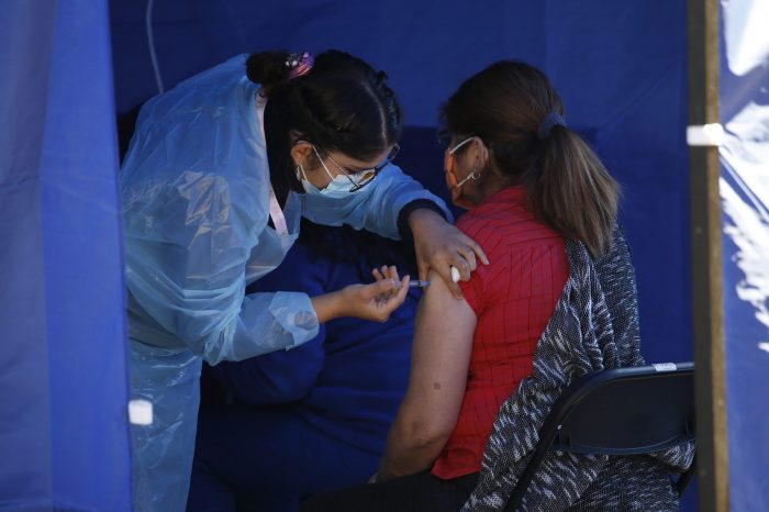 Campaña de vacunación contra el Covid-19: Minsal informa que este viernes se han inmunizado a 21.637 personas