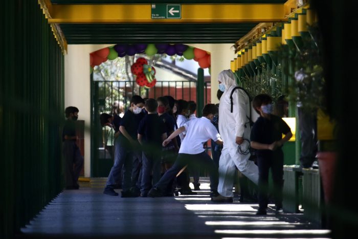 Presidente del Colegio de Profesores emplaza a ministro Figueroa: «Tiene una obsesión con el retorno a clases presenciales»