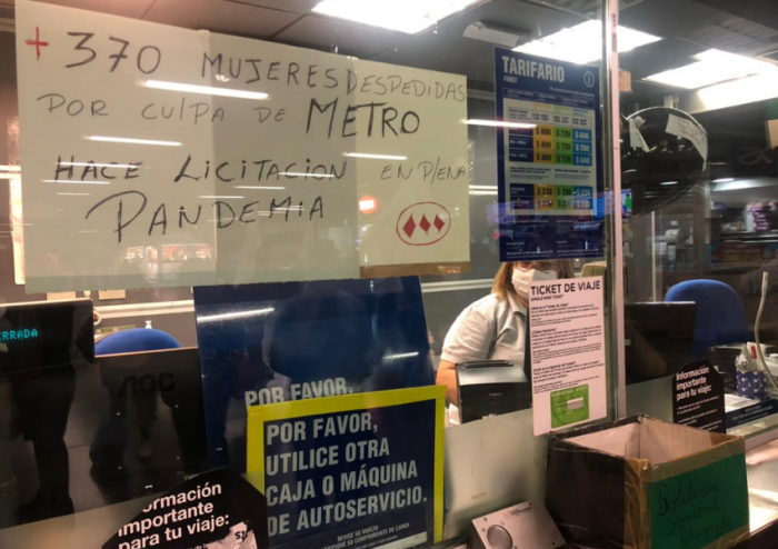 Sindicatos de Metro denuncian 400 despidos de cajeras que se suman a las más de 1.500 desvinculaciones de 2020