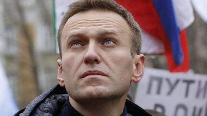 Justicia rusa confirma pena de cárcel para Navalny