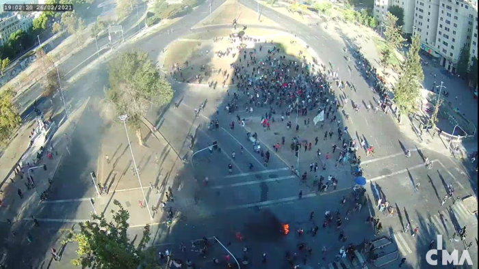 Cientos de manifestantes llegan a Plaza Italia por los presos del estallido