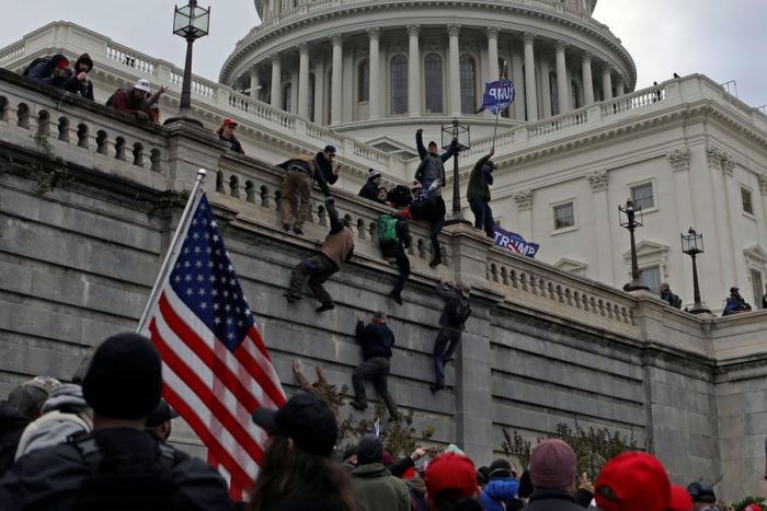 EEUU acusa a más de 300 personas por los ataques al Capitolio, dicen funcionarios