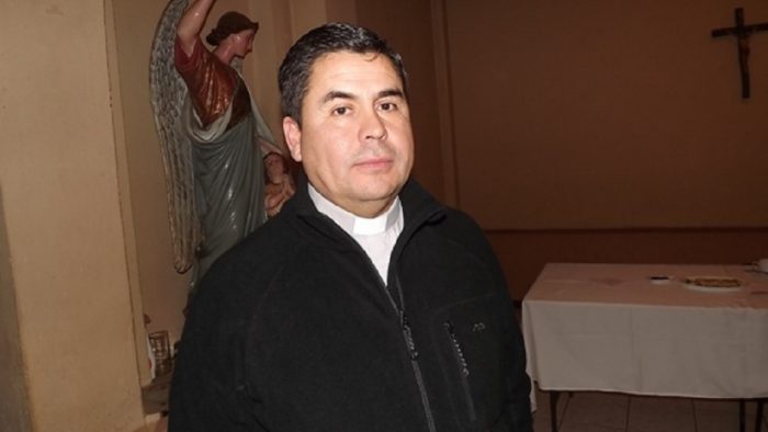Detienen a exsacerdote Darío Fuentes en investigación por abusos sexuales