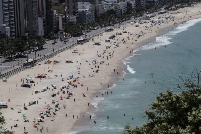 Río de Janeiro cierra sus playas el fin de semana para contener el covid-19