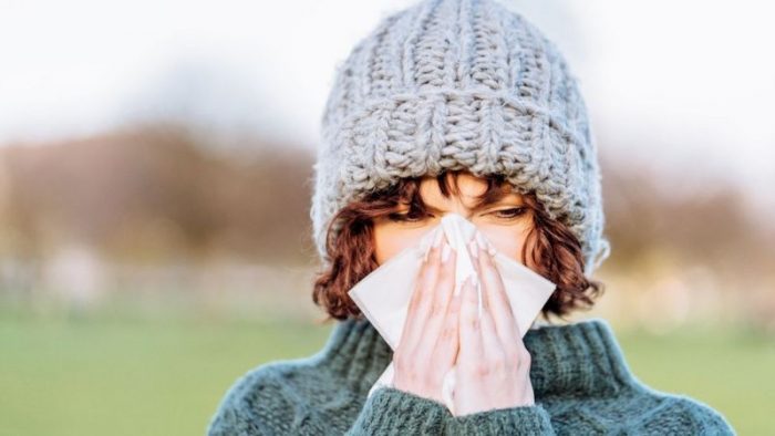 Coronavirus: estudio sugiere que «el resfriado común puede desalojar a la covid-19 de tu organismo»