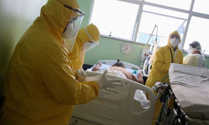 Brasil roza los 300 mil muertos por Covid-19 y Gobierno pide auxilio ante escasez de insumos para intubar pacientes