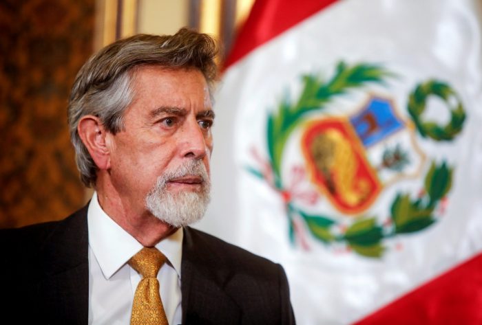 «De ninguna manera» Perú se planteará aplazar las elecciones como en Chile