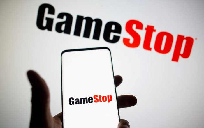 Papeles de GameStop se disparan 32% y lideran repunte de «acciones meme»