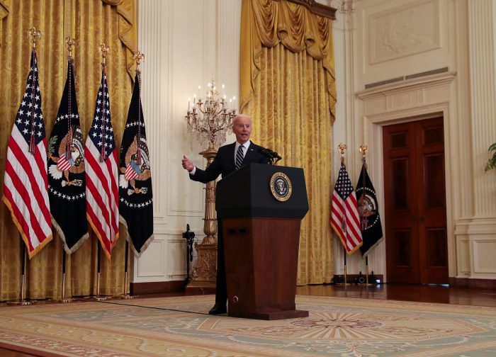 Biden echa más leña al fuego a la tensión EE.UU-China y dice que Xi Jinping no tiene ni un «hueso que sea democrático»
