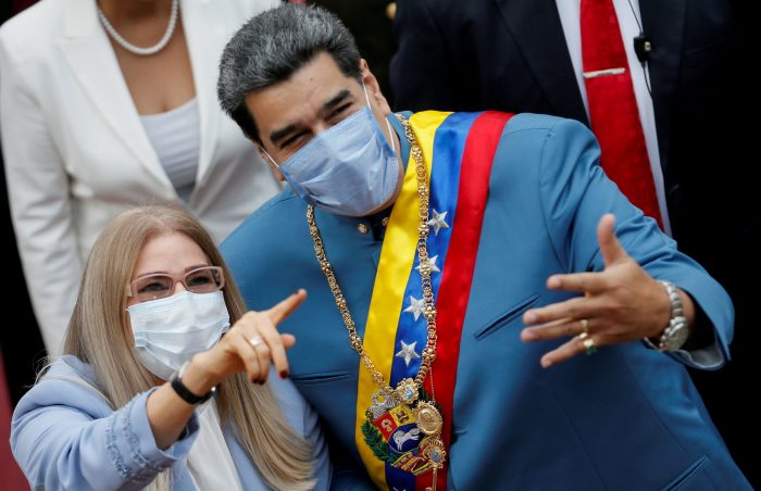 Venezuela acusa a Facebook de «dictadura mediática» por bloquear a Maduro