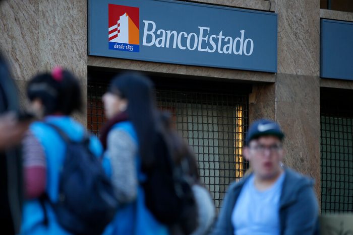 Banco Estado alerta sobre nueva estafa telefónica: ofrecen bono de $100 mil a través de mensaje de texto