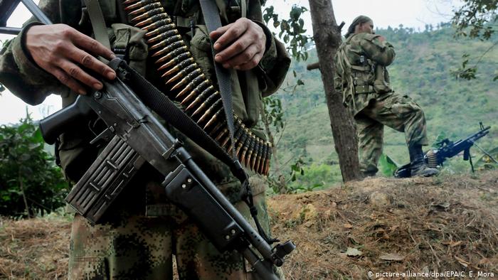 Enfrentamientos entre grupos armados dejan más de 2.000 desplazados en Colombia
