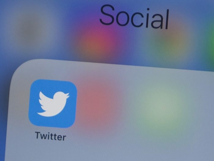 Rusia reduce velocidad de Twitter y amenaza con bloquearlo